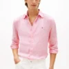 Camisa de linho às riscas com corte regular Camisa de linho às riscas com corte regular