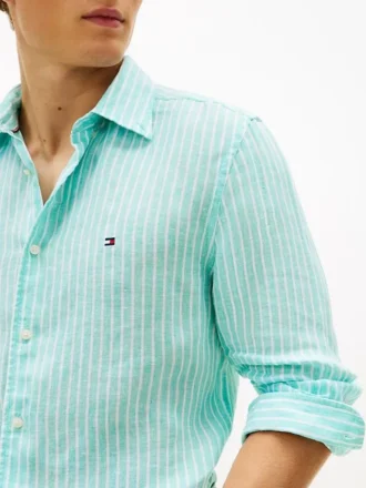 Camisa de linho às riscas de corte regular