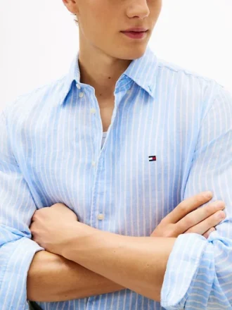 Camisa de linho às riscas de corte regular