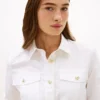 Camisa de popelina com botões dourados e corte descontraído Camisa de popelina com botões dourados e corte descontraído