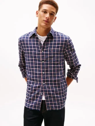 Camisa de sarja escovada com padrão xadrez e corte regular