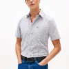 Camisa de seersucker às riscas com corte regular Camisa de seersucker às riscas com corte regular