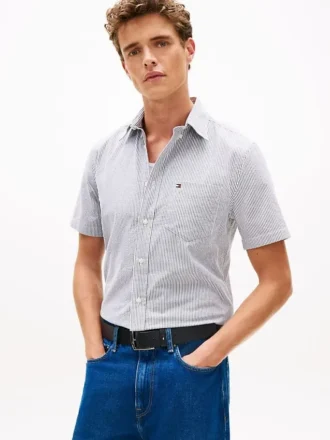 Camisa de seersucker às riscas com corte regular