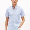 Camisa de seersucker às riscas com corte regular Camisa de seersucker às riscas com corte regular