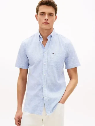 Camisa de seersucker às riscas com corte regular