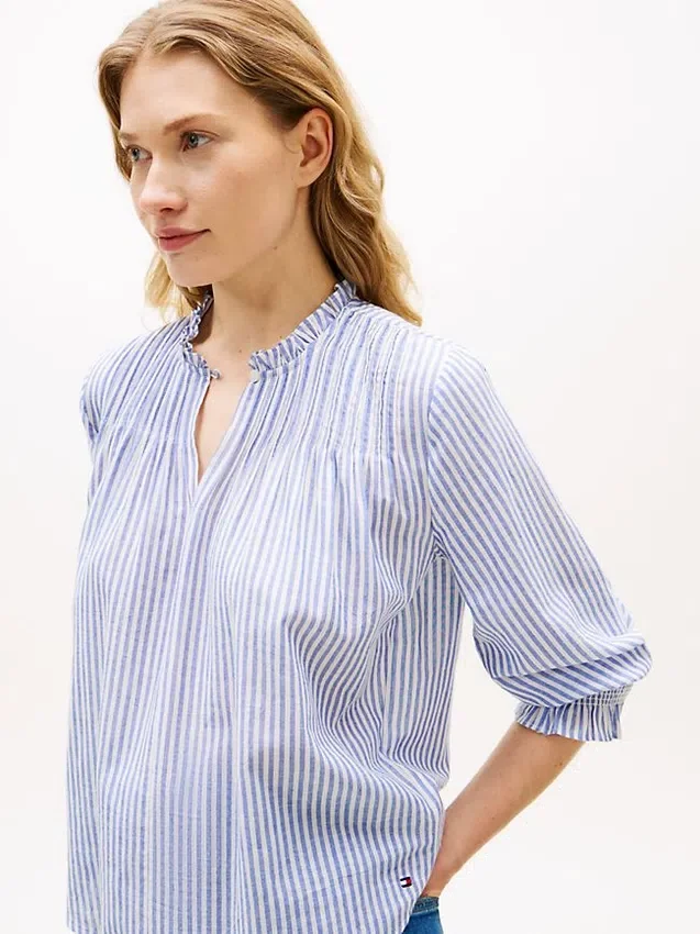 Camisa de voile com pregas e acabamento com folhos Camisa de voile com pregas e acabamento com folhos