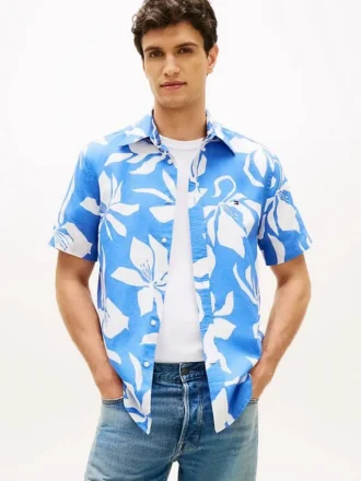 Camisa em mistura de algodão e linho com estampado tropical