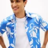 Camisa em mistura de algodão e linho com estampado tropical Camisa em mistura de algodão e linho com estampado tropical