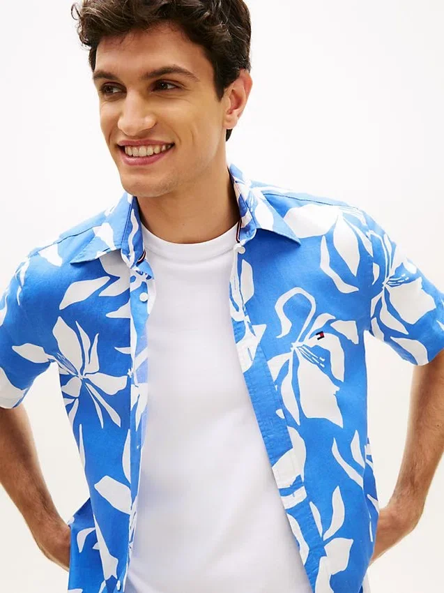 Camisa em mistura de algodão e linho com estampado tropical Camisa em mistura de algodão e linho com estampado tropical