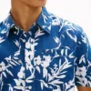 Camisa em mistura de linho com estampado tropical