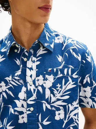 Camisa em mistura de linho com estampado tropical