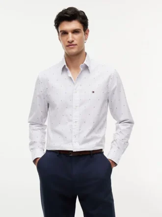 Camisa Fil Coupe com padrão de bolinhas em todo o corpo, corte regular
