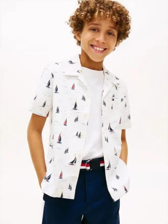 Camisa infantil elástica com padrão de vela