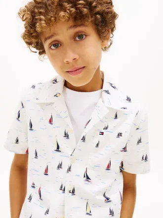Camisa infantil elástica com padrão de vela