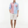 Camisa Oxford com blocos de cor e corte regular Camisa Oxford com blocos de cor e corte regular