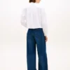 Camisa Oxford curta com acabamento em folhos Camisa Oxford curta com acabamento em folhos