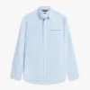 Camisa Oxford de bolso com riscas e corte regular Camisa Oxford de bolso com riscas e corte regular