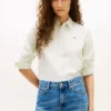 Camisa Oxford elástica às riscas com corte regular Camisa Oxford elástica às riscas com corte regular