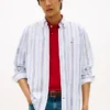 Camisa Oxford elástica às riscas com corte regular Camisa Oxford elástica às riscas com corte regular