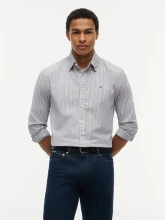 Camisa Oxford elástica às riscas com corte regular