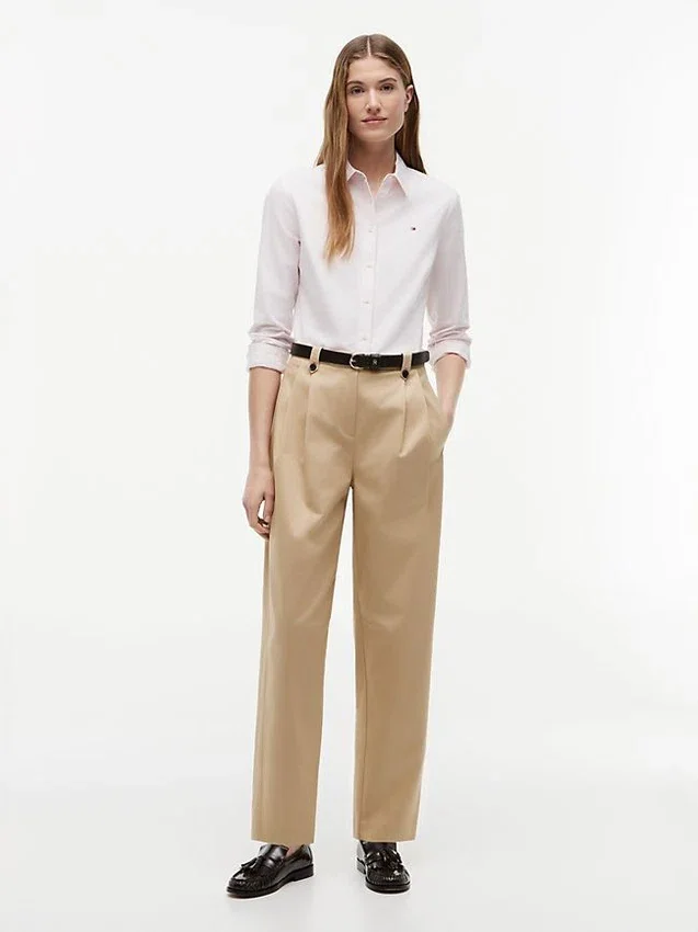 Camisa Oxford elástica às riscas com corte regular Camisa Oxford elástica às riscas com corte regular