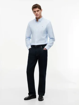 Camisa Oxford elástica às riscas com corte regular