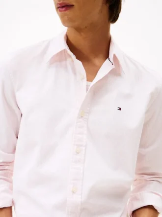 Camisa Oxford elástica às riscas com corte regular