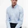 Camisa Oxford elástica às riscas com corte regular Camisa Oxford elástica às riscas com corte regular