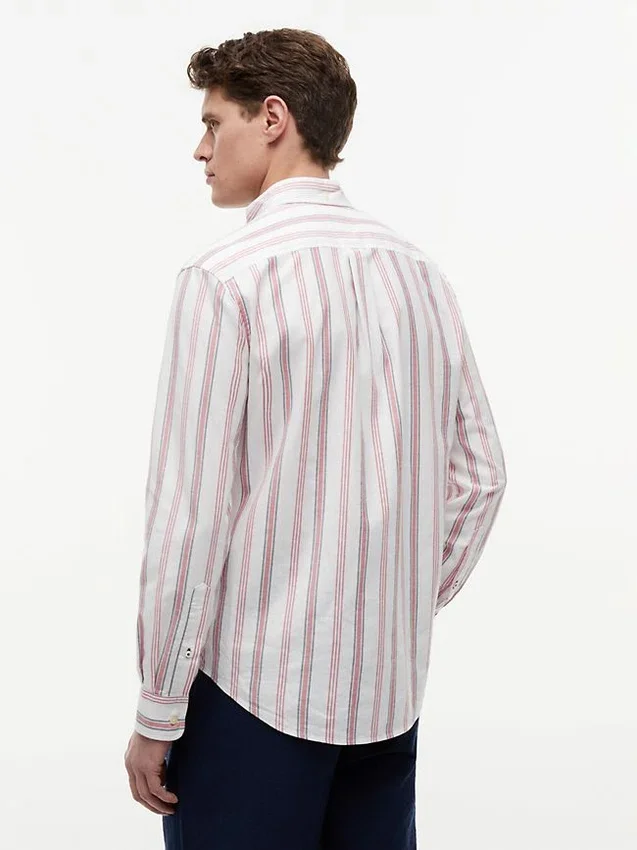 Camisa Oxford elástica às riscas com corte regular Camisa Oxford elástica às riscas com corte regular