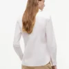 Camisa Oxford elástica às riscas com corte regular Camisa Oxford elástica às riscas com corte regular