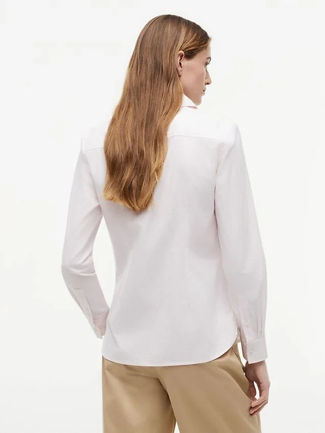 Camisa Oxford elástica às riscas com corte regular Camisa Oxford elástica às riscas com corte regular
