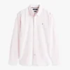 Camisa Oxford elástica às riscas com corte regular Camisa Oxford elástica às riscas com corte regular