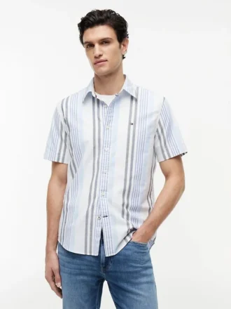 Camisa Oxford às riscas com corte regular