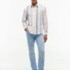 Camisa Oxford às riscas com corte regular Camisa Oxford às riscas com corte regular