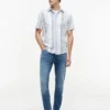Camisa Oxford às riscas com corte regular Camisa Oxford às riscas com corte regular