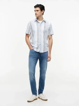 Camisa Oxford às riscas com corte regular