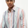 Camisa Oxford às riscas com corte regular Camisa Oxford às riscas com corte regular