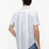 Camisa Oxford às riscas com corte regular Camisa Oxford às riscas com corte regular