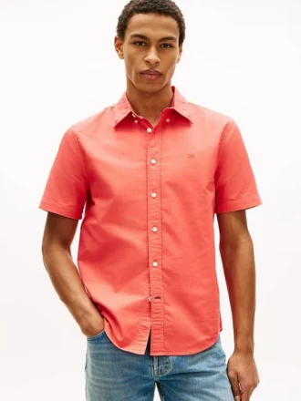 Camisa Oxford tingida na peça, corte regular