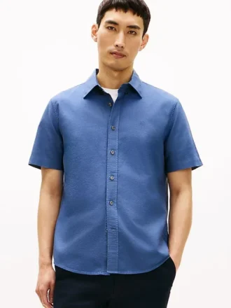 Camisa Oxford tingida na peça, corte regular