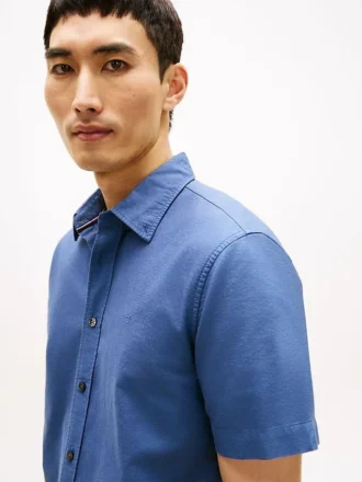 Camisa Oxford tingida na peça, corte regular