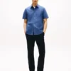 Camisa Oxford tingida na peça, corte regular Camisa Oxford tingida na peça, corte regular