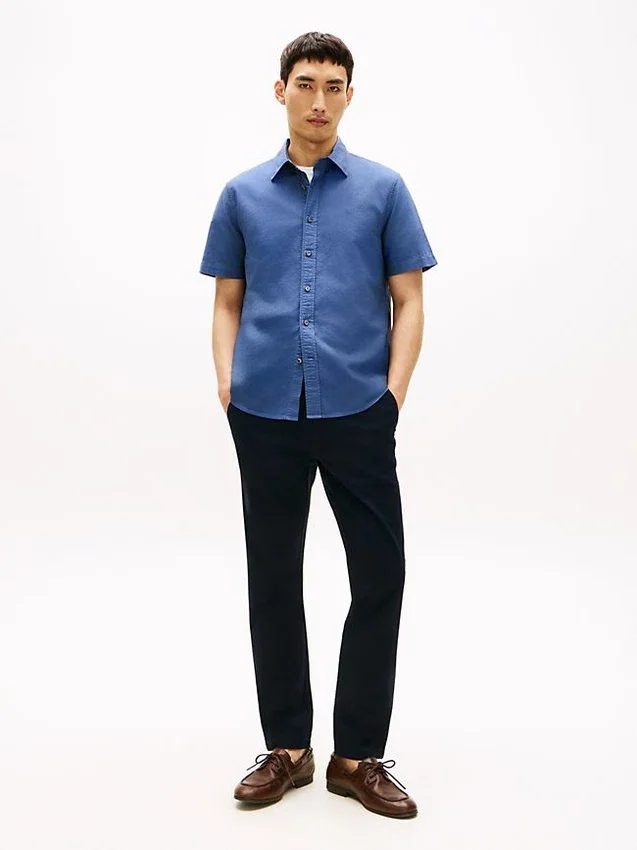 Camisa Oxford tingida na peça, corte regular Camisa Oxford tingida na peça, corte regular