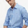 Camisa para todo o dia com riscas mistas e corte regular Camisa para todo o dia com riscas mistas e corte regular