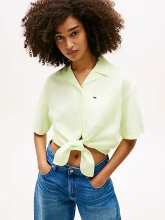 Camisa Tommy Jeans com laço à frente em mistura de linho