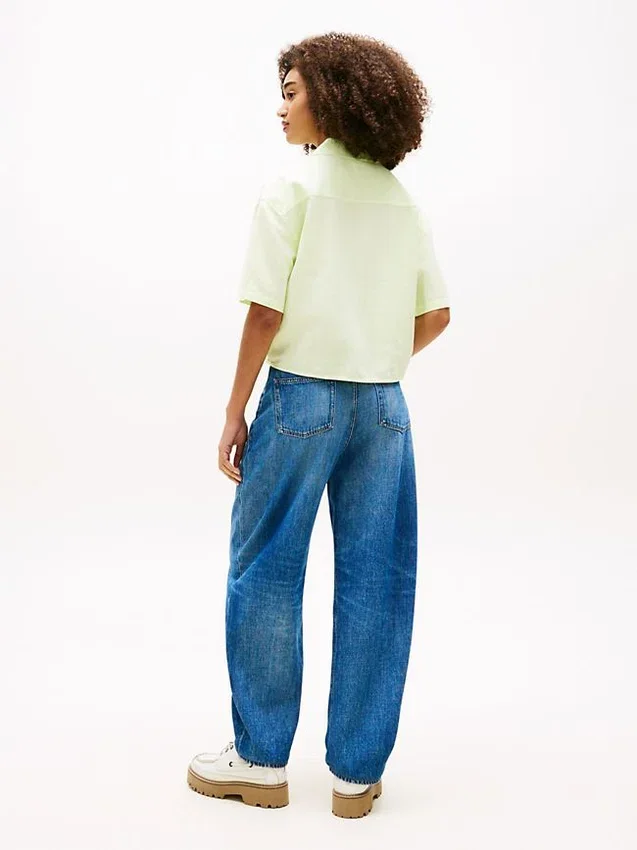 Camisa Tommy Jeans com laço à frente em mistura de linho Camisa Tommy Jeans com laço à frente em mistura de linho