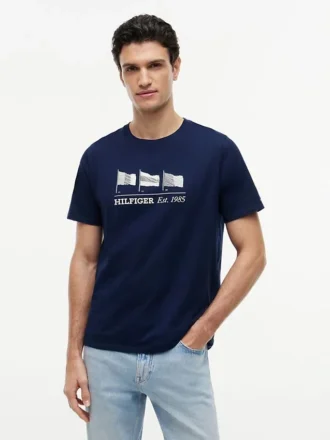 Camiseta com logotipo multiflagas Hilfiger