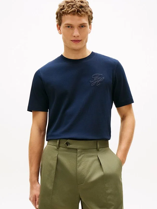 Camiseta com monograma em script e tecido interlock Camiseta com monograma em script e tecido interlock