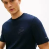 Camiseta com monograma em script e tecido interlock Camiseta com monograma em script e tecido interlock