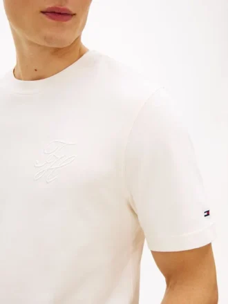 Camiseta com monograma em script e tecido interlock